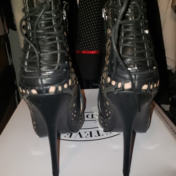 Shoes - Picture 3 of 4